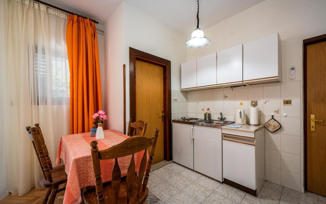 Apartmani Lido Basanija Exterior photo